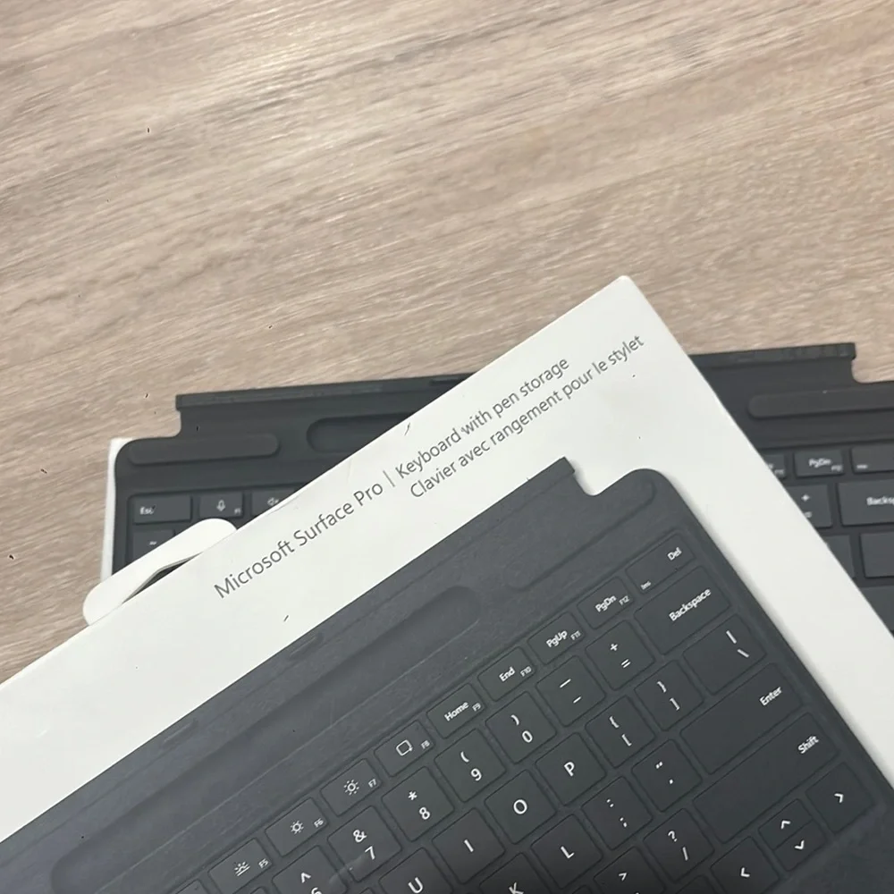 Like new Microsoft Surface Pro Keyboard with pen storage